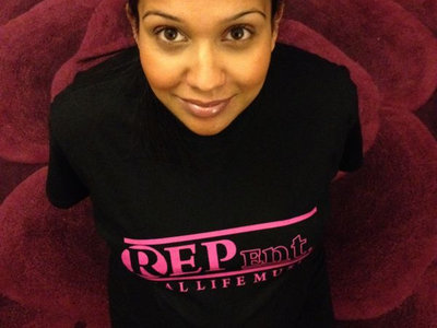 T Shirt - Black - Pink Writing