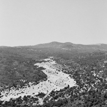 "sobrellevar" cover art